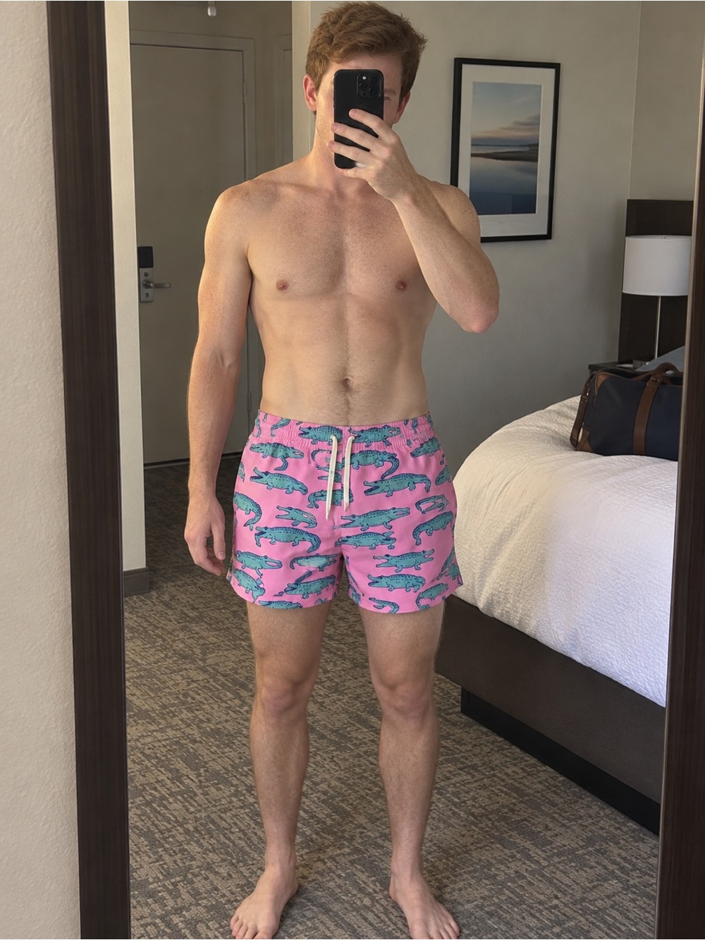 Chubbies Men's Pink Alligator Print Swim Trunks sz small